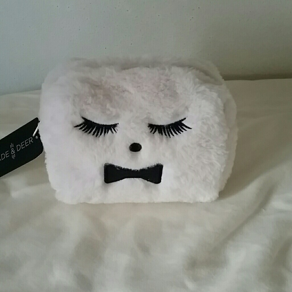NWT sleeping cat  makeup bag